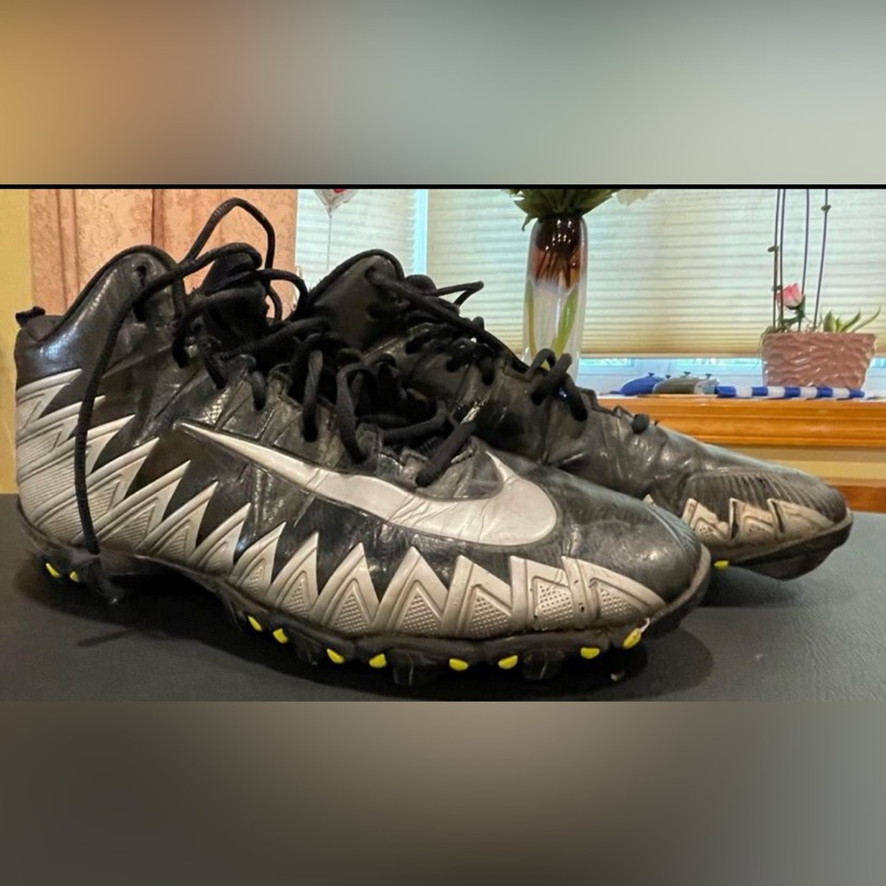 Nike Alpha Menace Shark Football Cleats